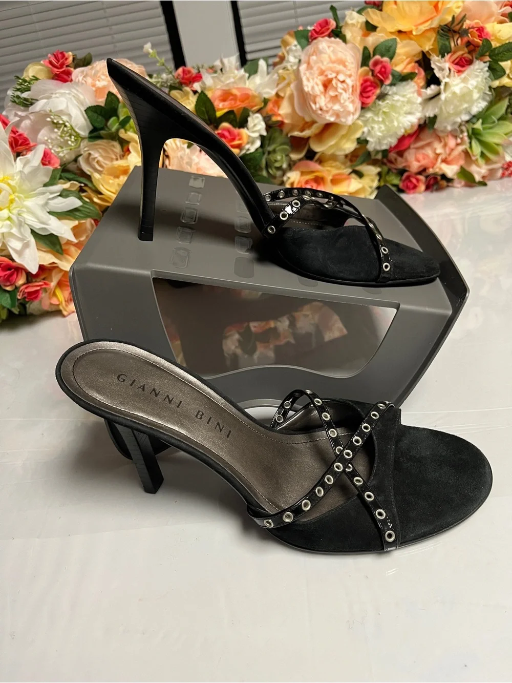 Gianni Bini Black Suede Studded Strappy Mule Heels Silver Grommets Open Toe 9M